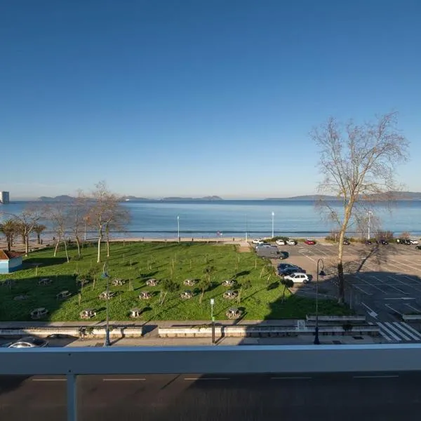 Primera Linea de Playa Samil Costa con Garaje Incluido，位于维戈的酒店