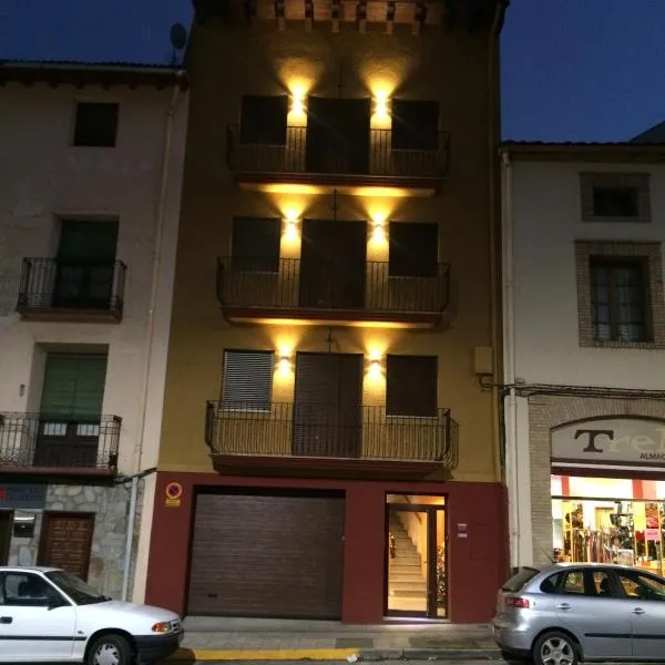 Apartamentos Turisticos Graus，位于格劳斯的酒店