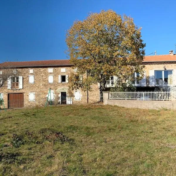 Maison spacieuse tranquille et calme PMR possible，位于Cronce的酒店