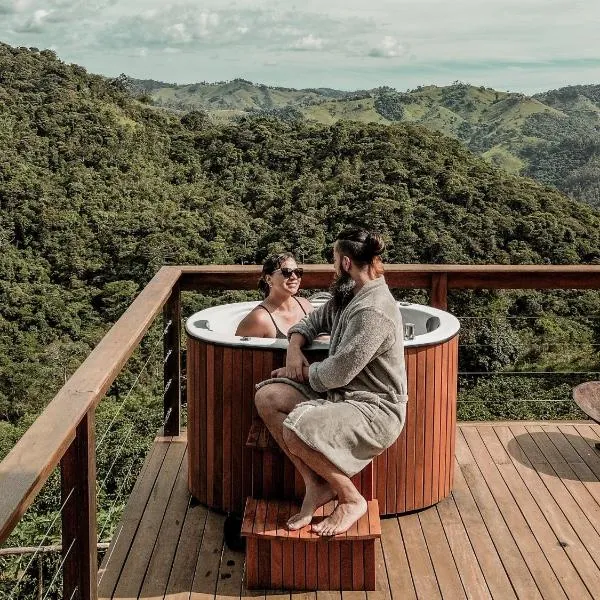 Cabana na montanha com Ofurô ao ar livre, churrasqueira, trilha com cascata e Starlink，位于坎布伊的酒店