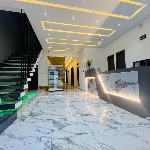 Hotel luxury Z，位于锡帕基拉的酒店