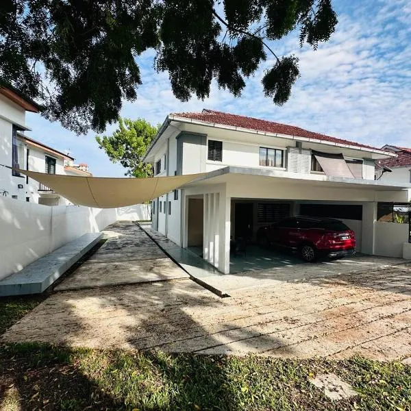 New Island Luxe Retreat Vacation Home 14pax Nearby Gurney，位于丹绒武雅的酒店