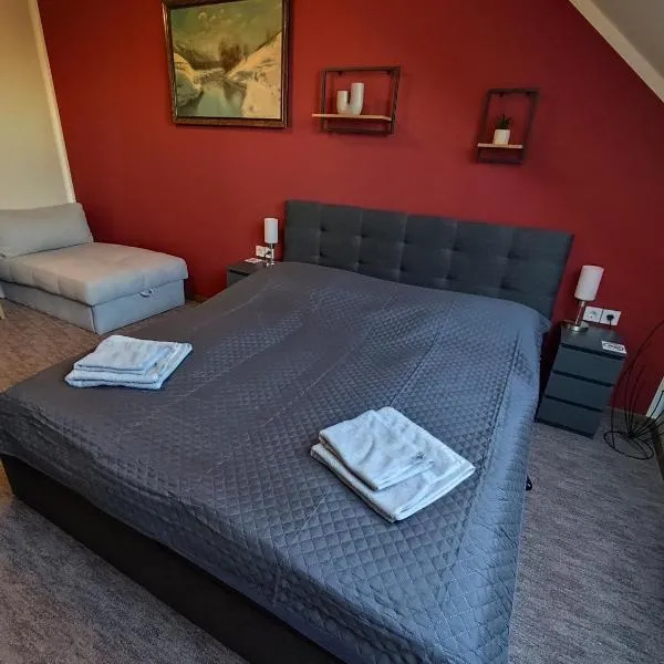 GT Apartman，位于栋博堡的酒店