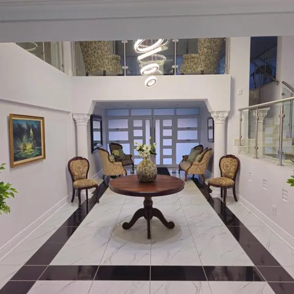 Sixty On Whales，位于Gqeberha的酒店