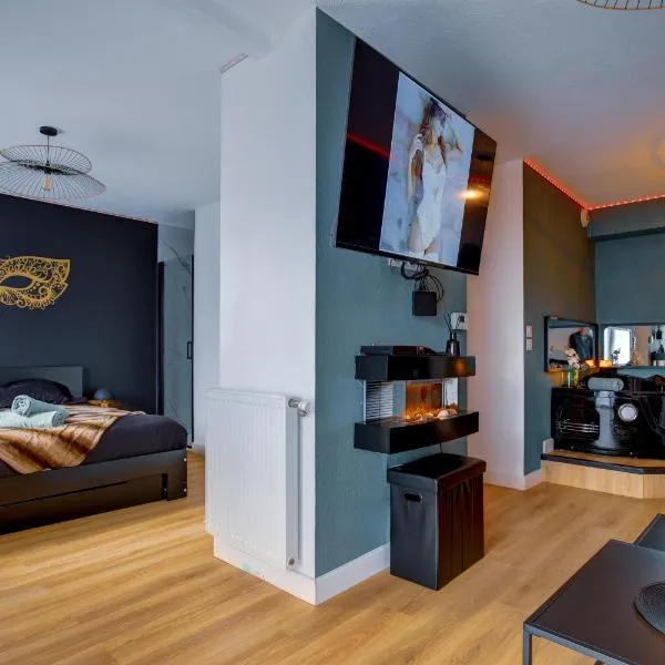 Love Room - Balnéo - Insolite- Détente，位于Aucamville的酒店