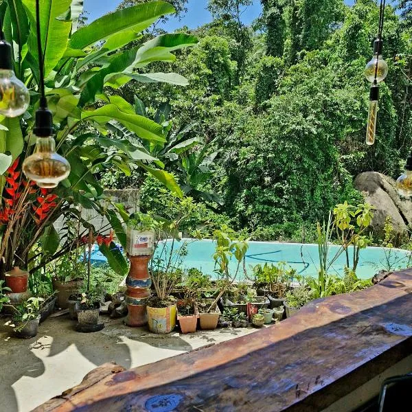 Gruta do Pavão，位于帕拉蒂的酒店
