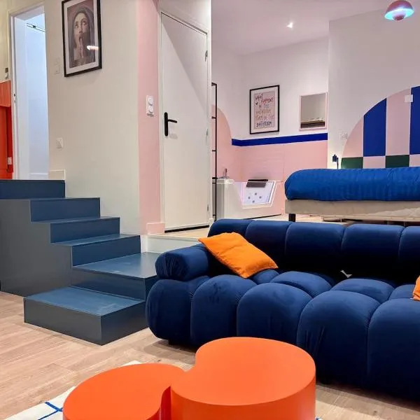 Appartement Thème Années 60' l Baignoire Jets l Clim l Netflix，位于卡斯特尔的酒店