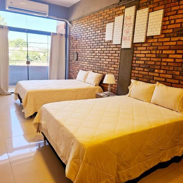 Abbey Road Inn II，位于Fernando de la Mora的酒店