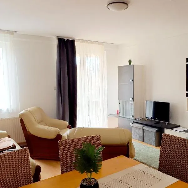Sunset Green Apartman，位于比克的酒店