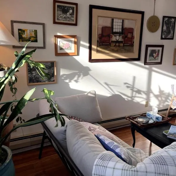Peter's Place - 2Bed & Bath Suite Stunning Views，位于萨里的酒店