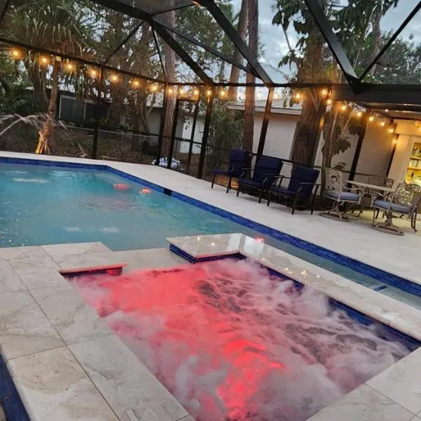 Sunset Villa Pool & Spa Near The Beach，位于那不勒斯的酒店