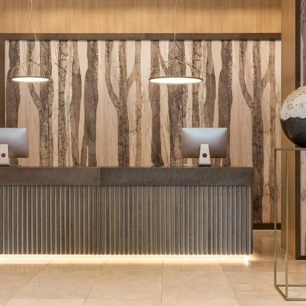 AC Hotel by Marriott Berlin Humboldthain Park，位于柏林的酒店