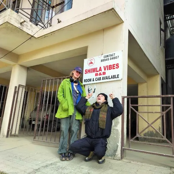Shimla Vibes B & B free pick and drop from ISBT Shimla，位于西姆拉的酒店