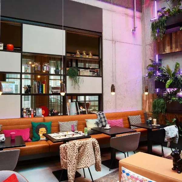 Moxy Brussels City Center,位于布鲁塞尔的酒店