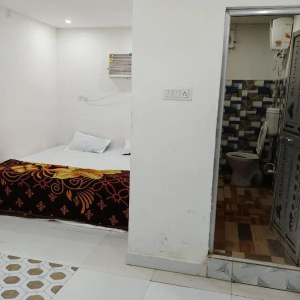 Hotel Janki Niwas - बाबा बैद्यनाथ मंदिर के निकट，位于德奥加尔的酒店