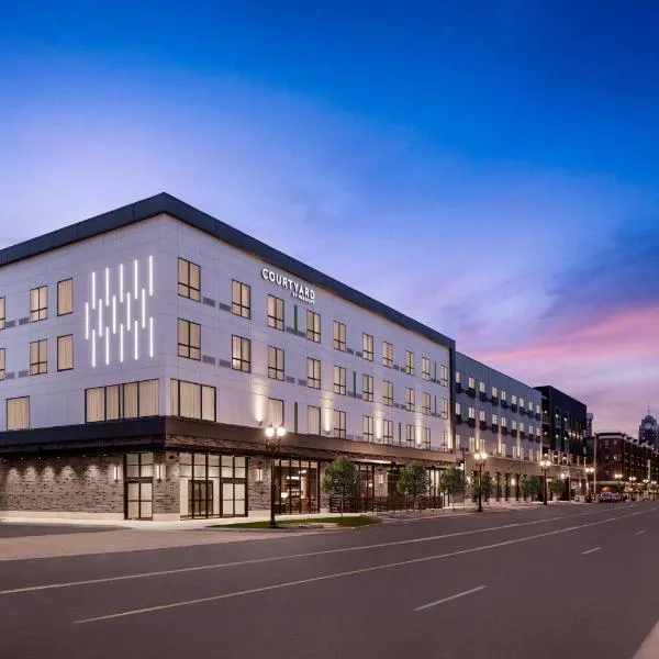 Courtyard by Marriott Lansing Downtown，位于兰辛的酒店