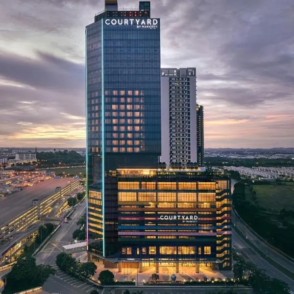 Courtyard by Marriott Setia Alam，位于实达阿南的酒店