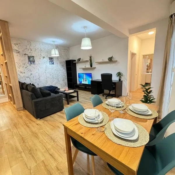 Premier Luxury Lipatti by Glam Apartments，位于蒂米什瓦拉的酒店