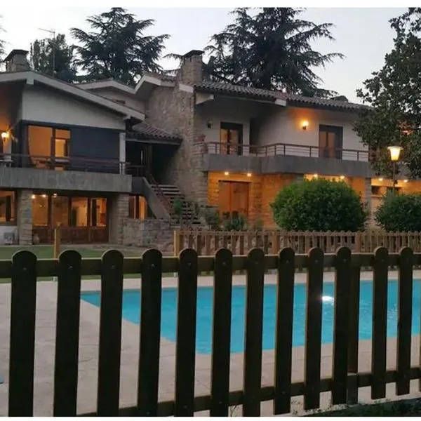 Chalet ideal para grupos familiares y grupos de adultos，位于圣朱利亚德维拉托的酒店