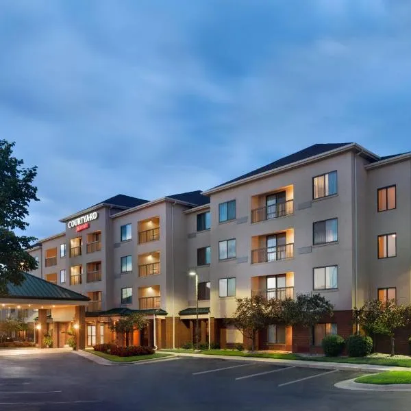 Courtyard by Marriott Dayton Beavercreek，位于比弗克里克的酒店