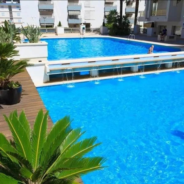 apartamento varias piscinas salida directa a la playa，位于萨洛的酒店
