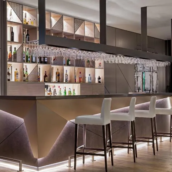 波尔图万豪AC酒店,位于波尔图的酒店