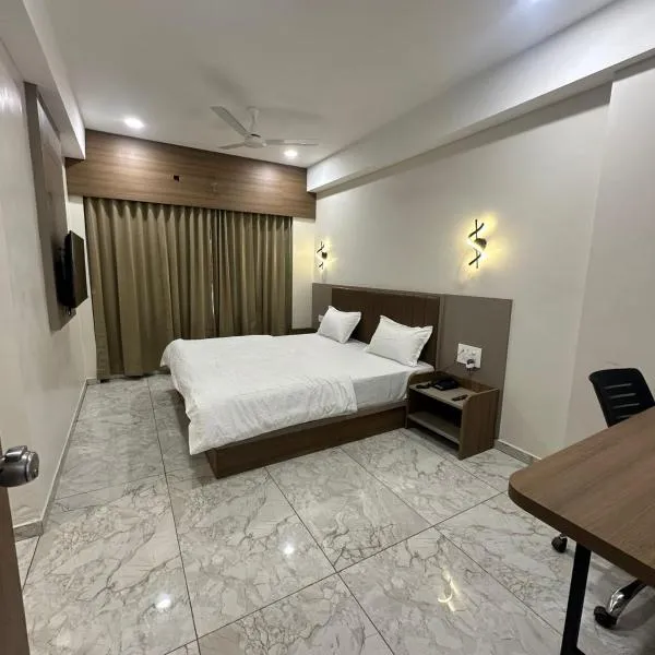 Hotel Fun n Food，位于普杰的酒店