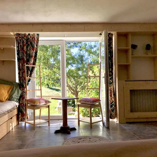 Chambre Jazzy - Gîte les Zazous，位于Lormes的酒店