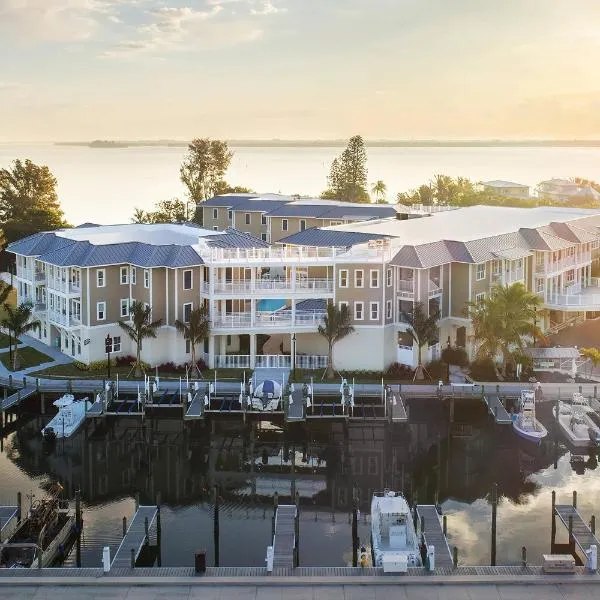 Waterline Villas & Marina, Autograph Collection，位于霍姆斯海滩的酒店