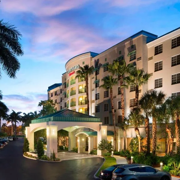 Courtyard by Marriott Fort Lauderdale Airport & Cruise Port，位于达尼亚滩的酒店