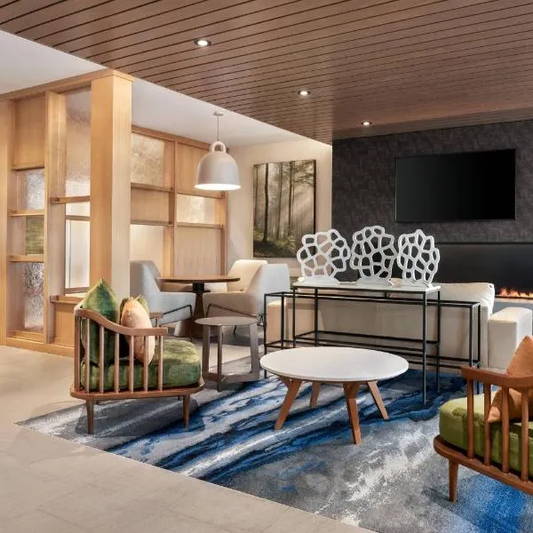 Fairfield Inn & Suites by Marriott Milwaukee West，位于West Milwaukee的酒店