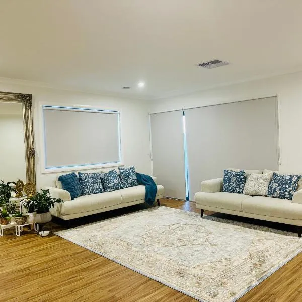 Cozy Homez Ballarat- Home Stay，位于Alfredton的酒店