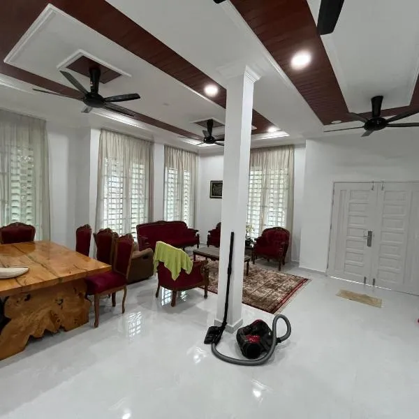 Sha's Homestay Kota Bharu，位于Kota Bharu的酒店