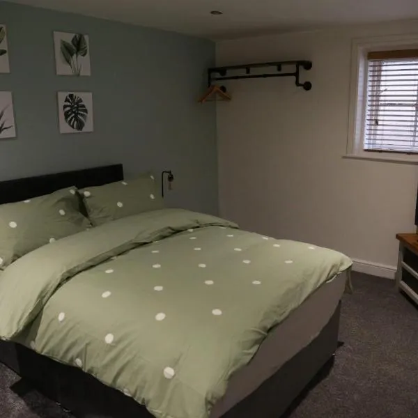 White Swan Cottage 2，位于亨曼比的酒店