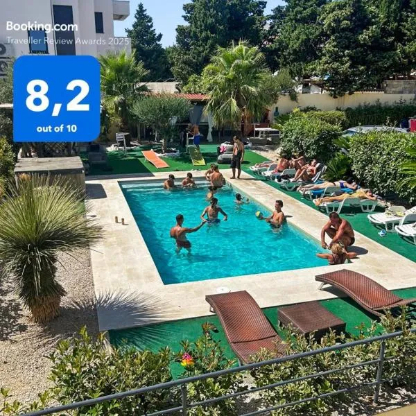 Kristal Paris Resort，位于诺瓦利娅的酒店