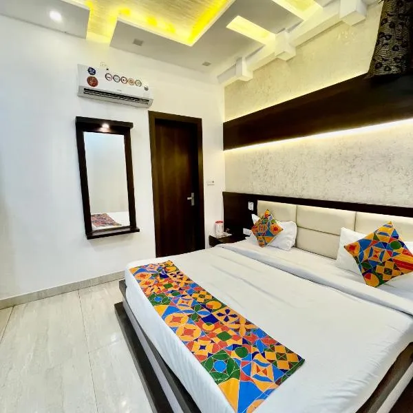 Hotel Urban Home Stay Near Taj mahal，位于Tājganj的酒店