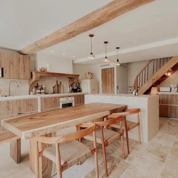 Charmante maison en pierres, séjour à la ferme，位于Saint-Georges-dʼEspéranche的酒店