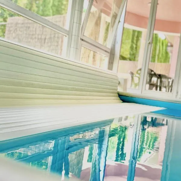 5 Hálószobás Wellness VIP House - privát medence，位于希欧福克的酒店