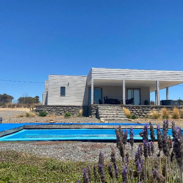 Hermosa casa en lago rapel，位于拉佩尔湖的酒店