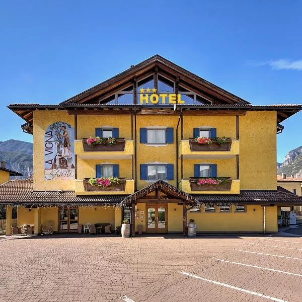 加尼葡萄园酒店，位于Denno的酒店