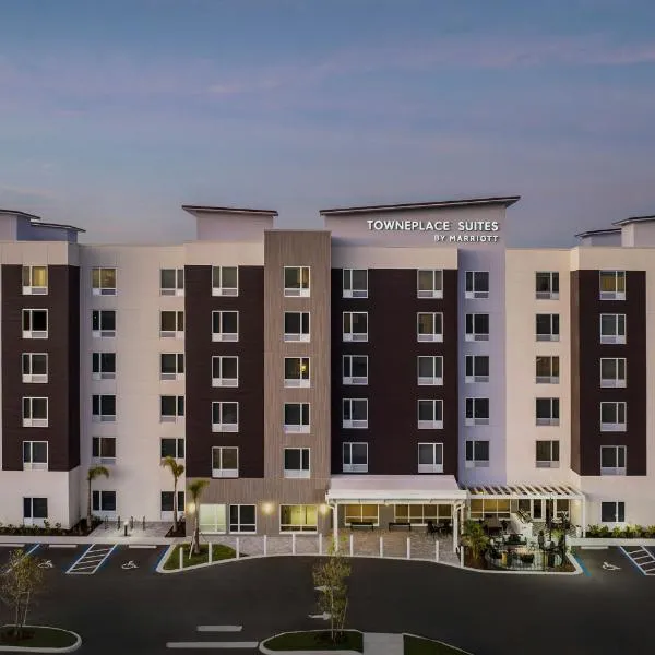 TownePlace Suites by Marriott Fort Myers Gulf Coast，位于迈尔斯堡的酒店