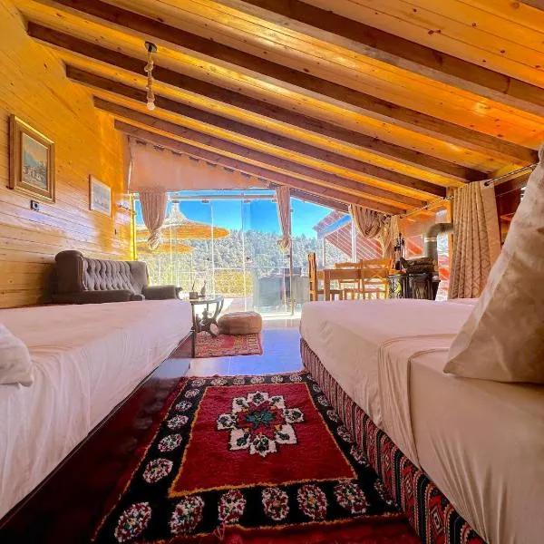 Panorama Lodge-Sous Les Étoiles Lac Ouiouane，位于Kasba des Aït Athmane的酒店