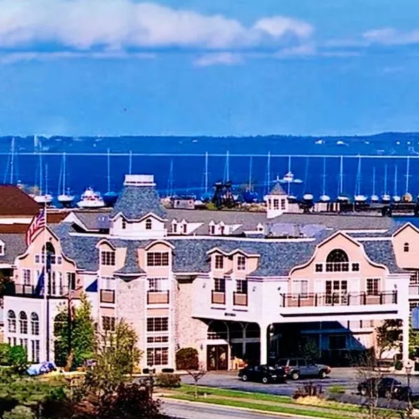 Hamilton Inn Select Beachfront Mackinaw City，位于麦基诺城的酒店