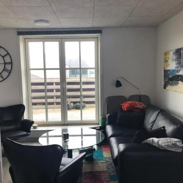 Bredgade 20, Thyborøn，位于曲博伦的酒店