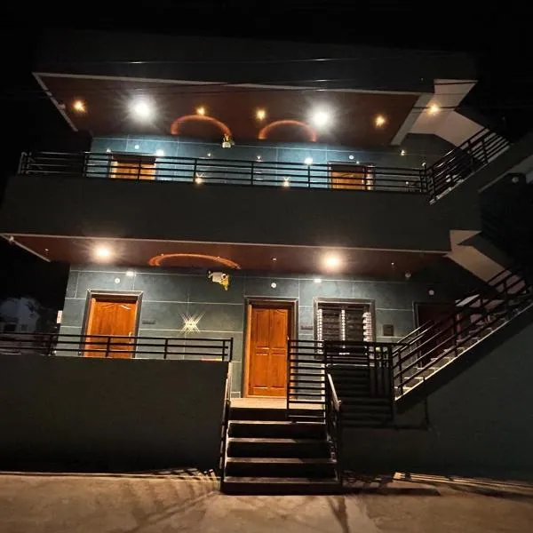 MEENAKSHI GUEST Inn，位于亨比的酒店