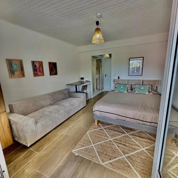 Studio à 1 min de la plage !，位于圣吕斯的酒店