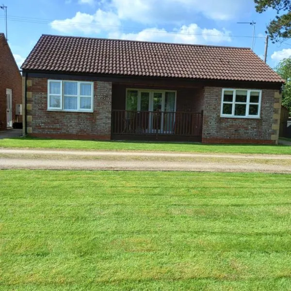 Park Farm Cottages，位于Chittoe的酒店