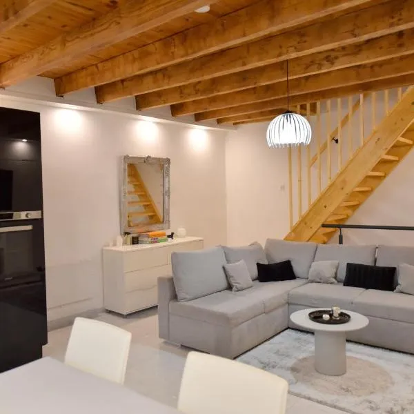 Maison de village wifi - parking et jardin privé，位于Grésy-sur-Isère的酒店