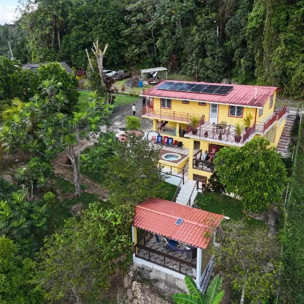 La Casita Amarilla en Utuado, Puerto Rico，位于Utuado的酒店