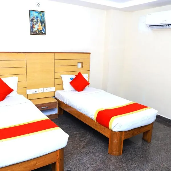 Hotel Way Inn Grand，位于蒂鲁帕蒂的酒店